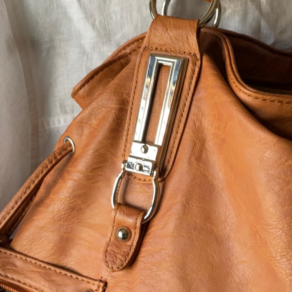 Handbag - Picture 2 of 3